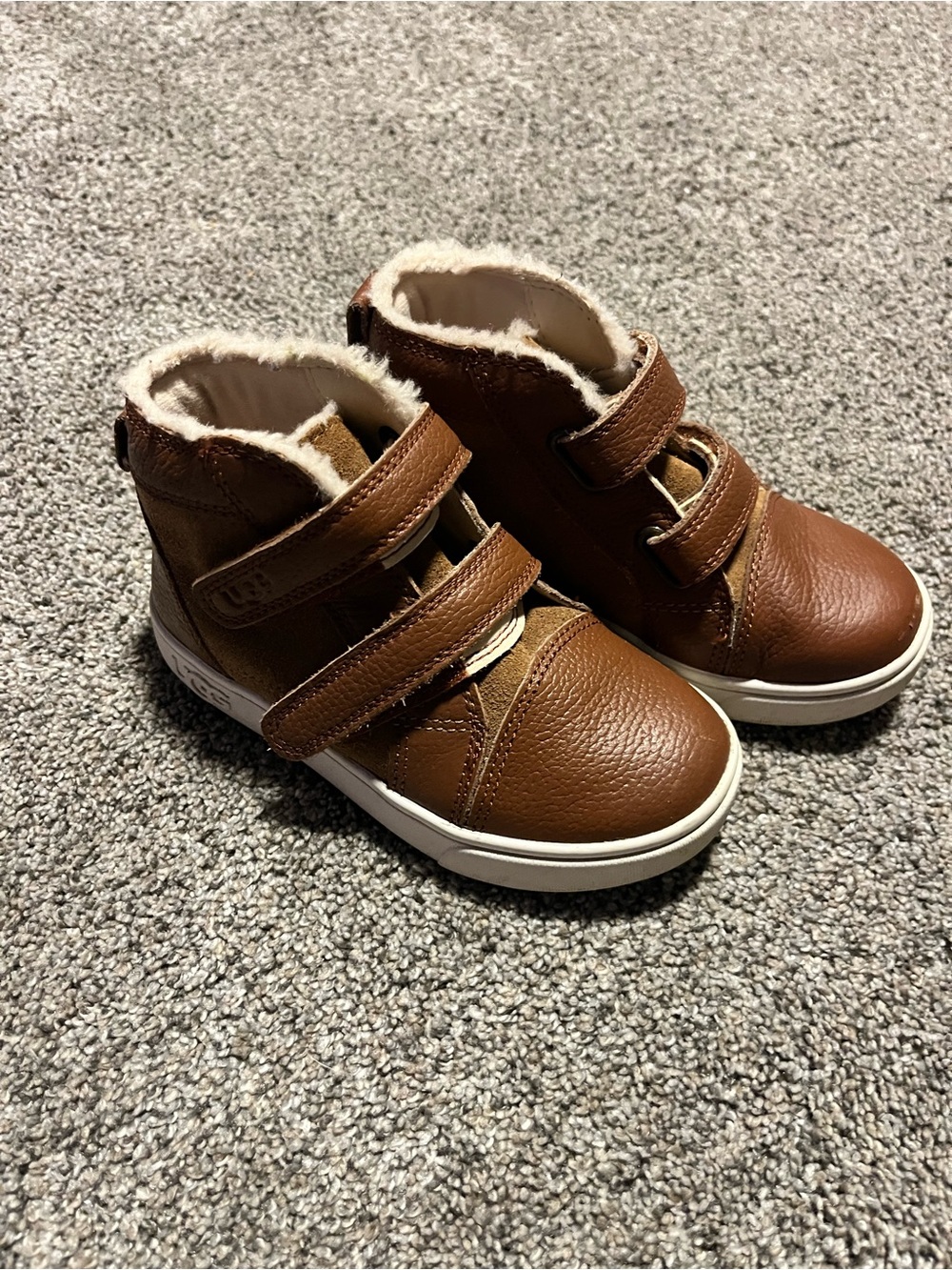 Uggs kids leather boots 9c